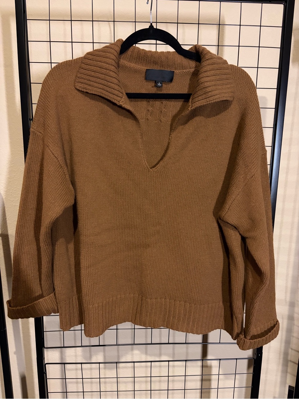 Nili Lotan Cashmere Classic V-Neck Collar Sweater - Camel Brown